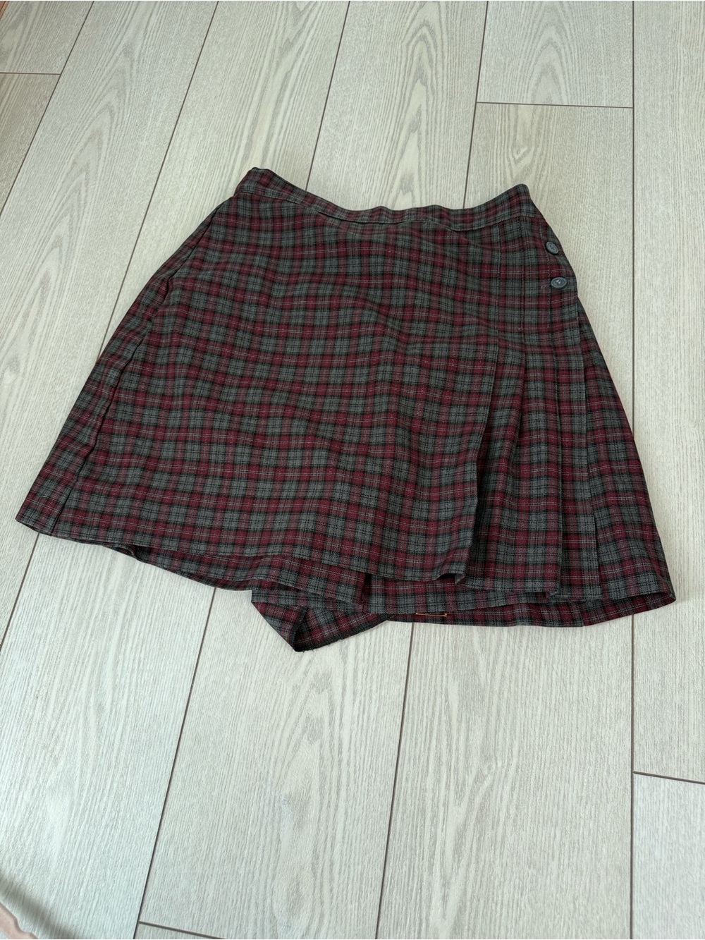 Vintage teen school uniform plaid skirt shorts small grey red academia y2k